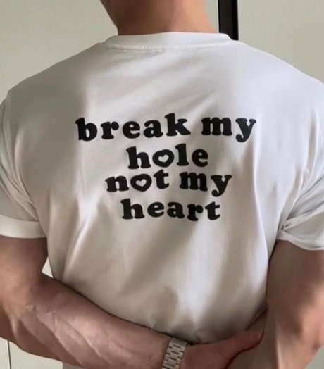 Ezekiel Callucci naked star photos