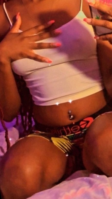 Luh Strawberry pornstar free photos