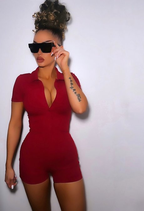 Prettylittletiff model beautiful images