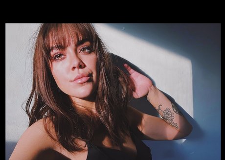 Punchy Mama sex pornstar pictures