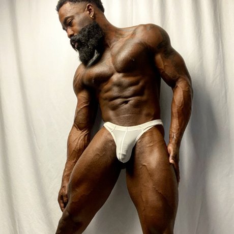 Proadonis pretty model pic