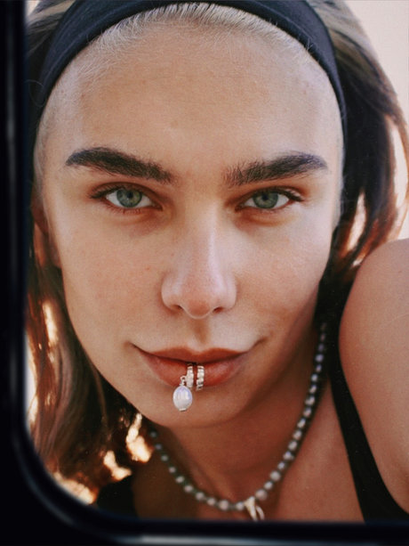 FlowerAva nude actress gallery