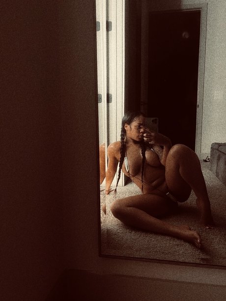 Diff Brand exclusive actress pic