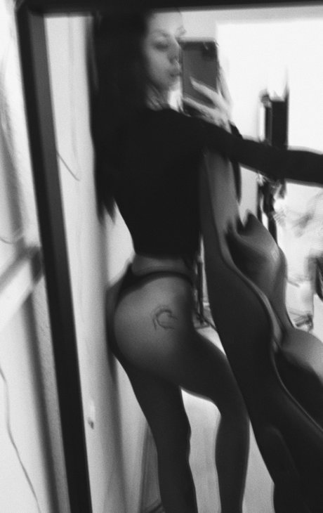 Different asyou nudes model pic