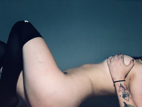 Scarlett Sinn VIP star free pictures