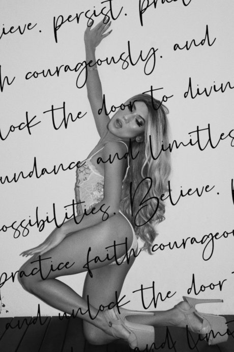 badgalkemmy pornographic model pic