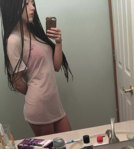 QueenA exclusive actress image