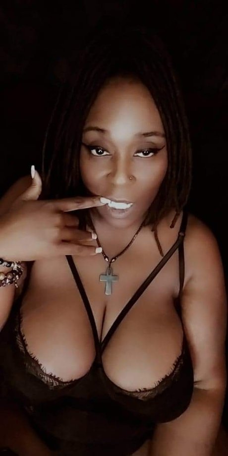 Queen the Tease model erotic galleries