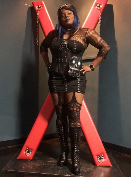 Queen Ana Blue pornstar pretty pic