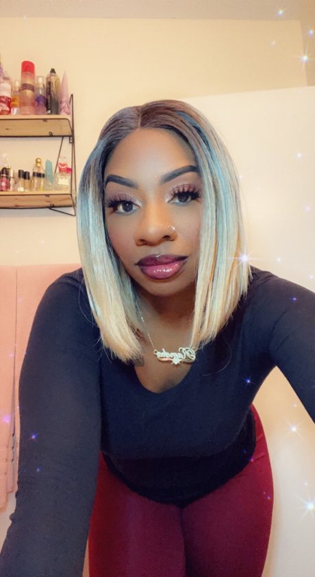 Ms Bee hd pornstar pic