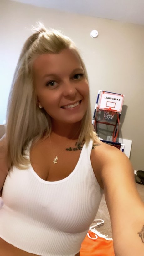 Sarah singleton pornstar adult img