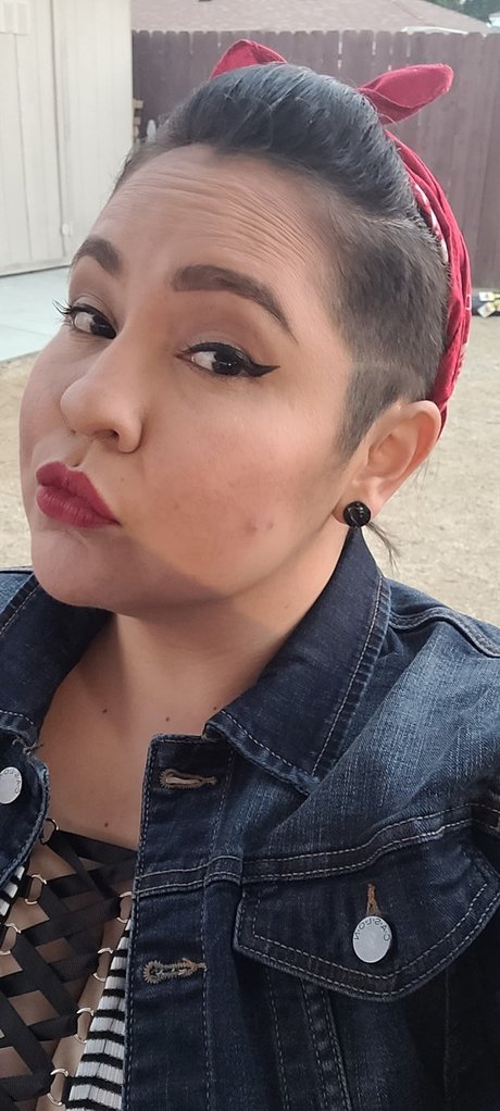 Purple Moon nice pornstar img