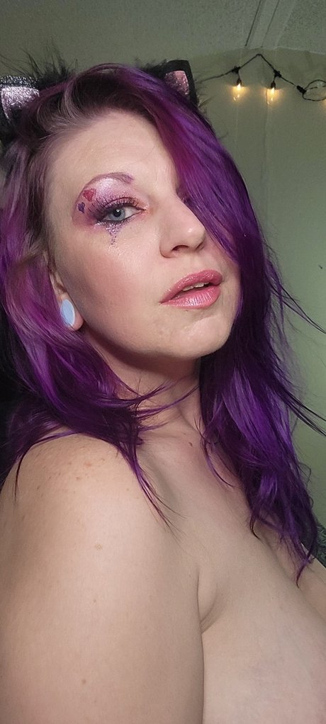 Purple Smokes naked star image