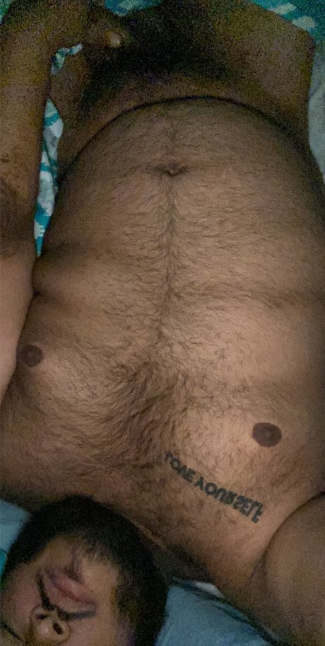 Pup Bowzer free model photos