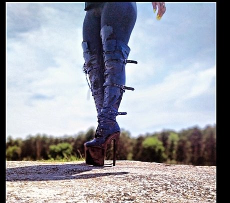 Miss Sonya model beautiful pictures