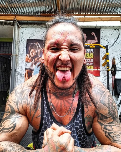 Coco Villar naked star image