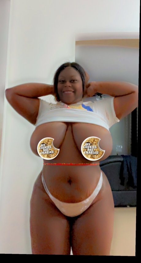 Ms Deja Kae naked pornstar image