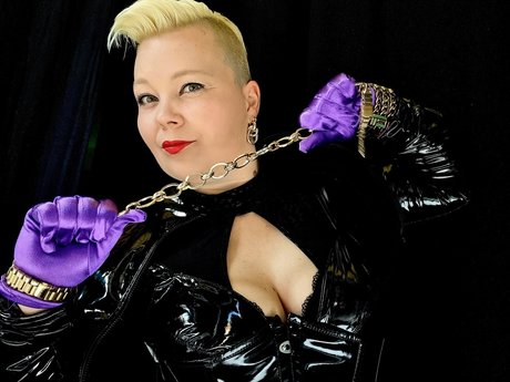Domina Lady Susan Berlin pornstar pic