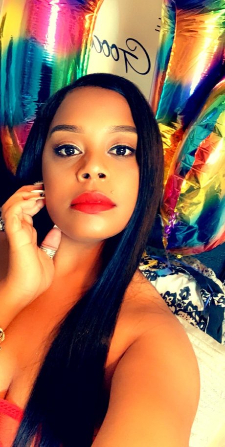 Daqueen pornographic model gallery