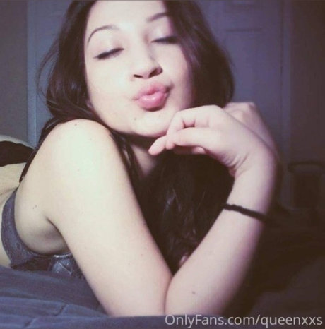 QueenxGoddess sexy model image