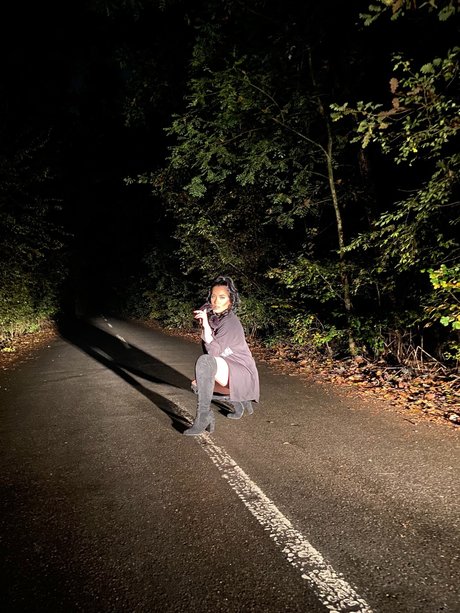 QueenSoledad model hd photo