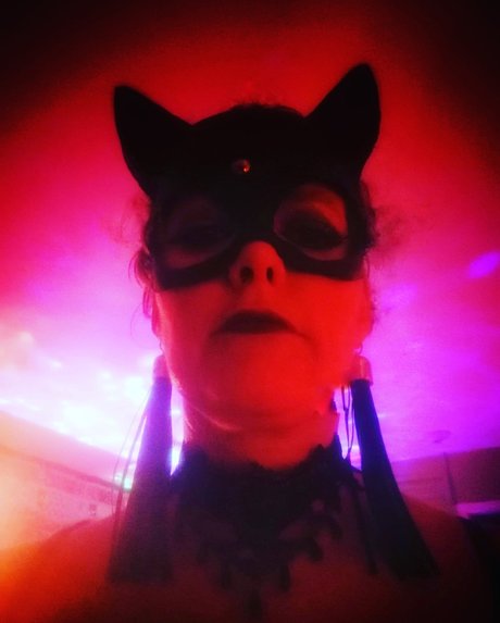 Queen Sensoria actress img