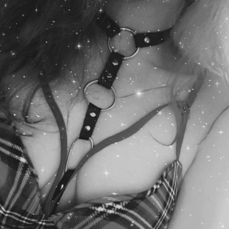 Queen Savage1129 adult star picture