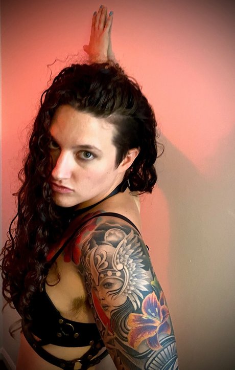 Queen Rose 1 1 Video Calls amp amp Sexting_ perfect model pics