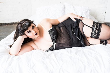 Eliza Von Trapp art pornstar pics