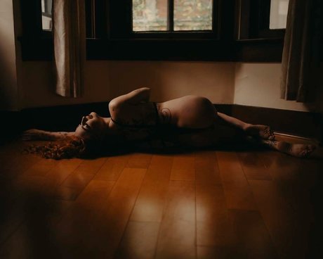 Queen NOVA nice actress galleries