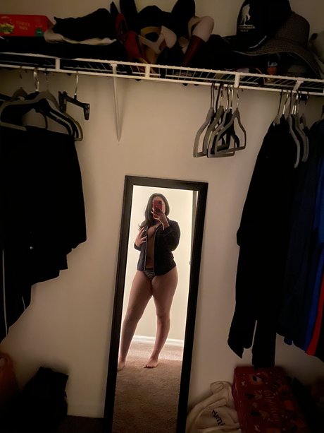 Queen Noor star art pics