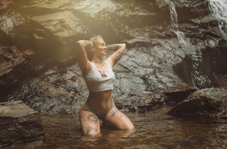 Faith Long exclusive pornstar photos