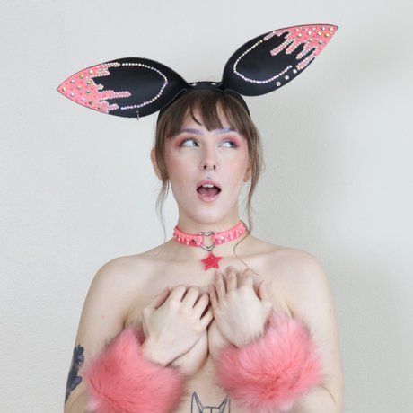 Queen Kitty_ model beautiful gallery