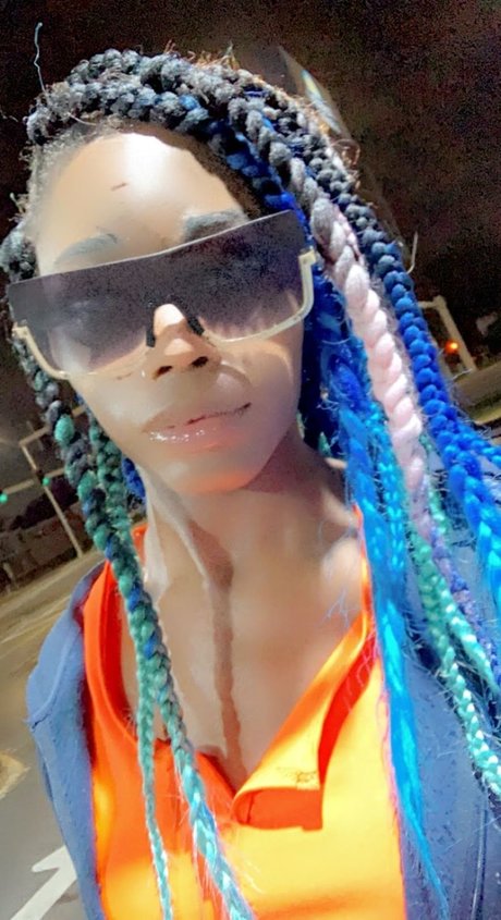 Isis Mccoy model art pics