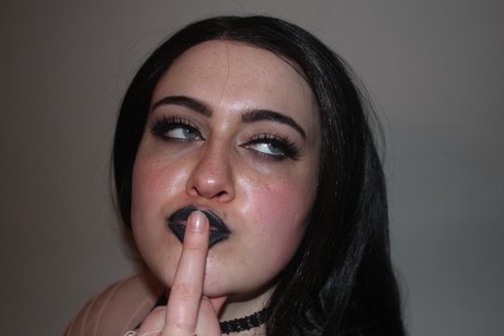 Queen G porn star pic