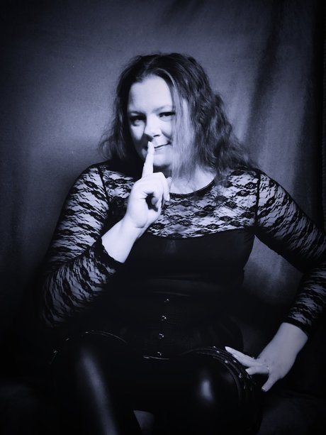 Queen FaeV pornstar best pictures