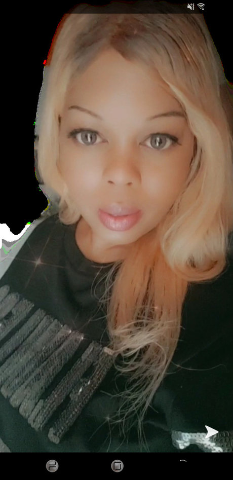 QueenDivaMorgan model exclusive image