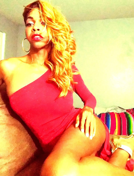 QueenDingaling high quality actress img