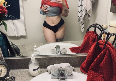 Jesssy loves xxx model pics