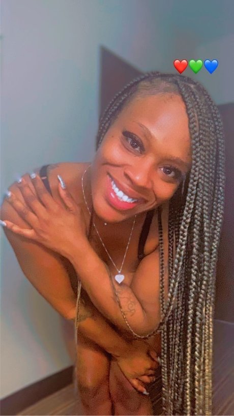 Leoshia Waire high quality model image