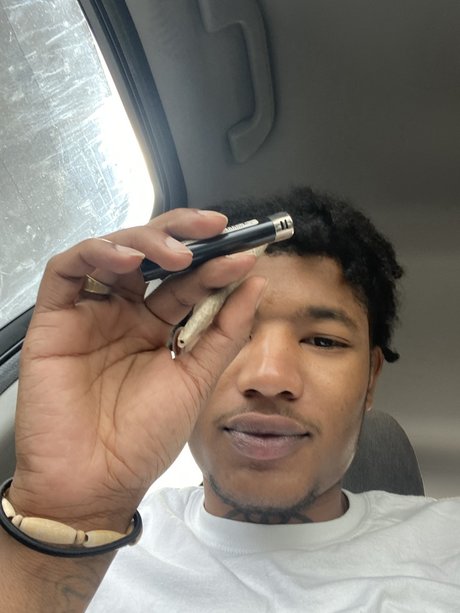 Ddickems model adult img