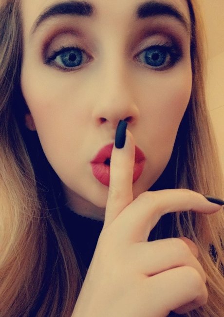 Mistress Darcy Dale star hot photo