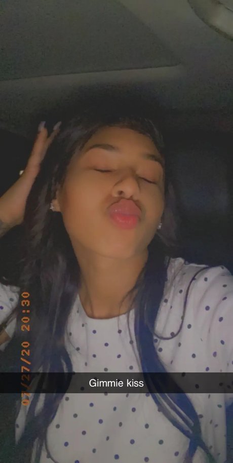 Juicy D naked star pics