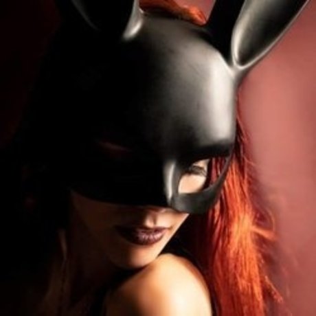 Devyn Lux porn model photos