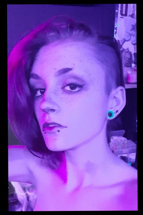 Rainy Kitten pretty actress photos