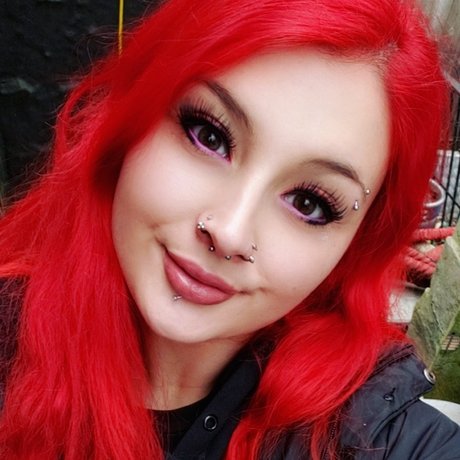 Luna Venom beautiful model pics