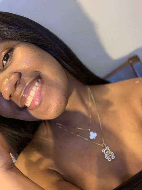 Laura Montilla hot model photos