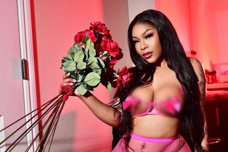 Realfineass model hd images