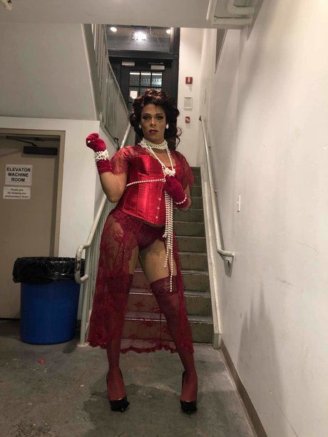 Donna May star erotic pictures