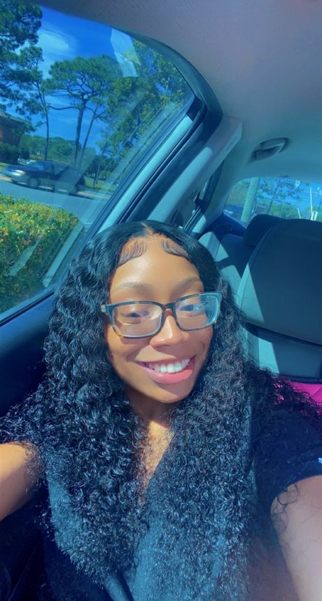 Rayana exclusive model img